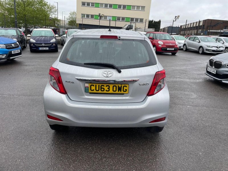 TOYOTA YARIS