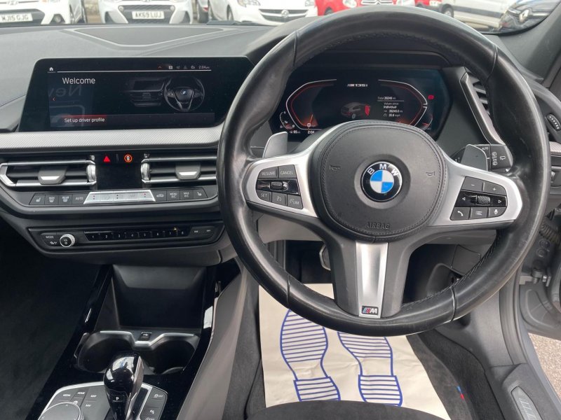 BMW 1 SERIES