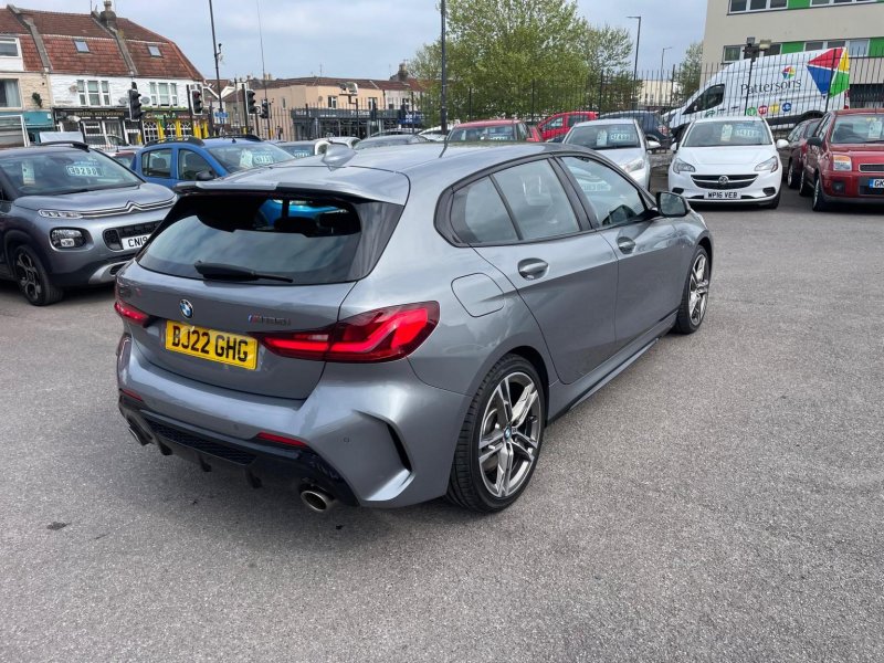 BMW 1 SERIES