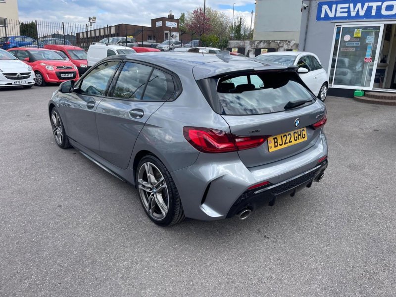BMW 1 SERIES