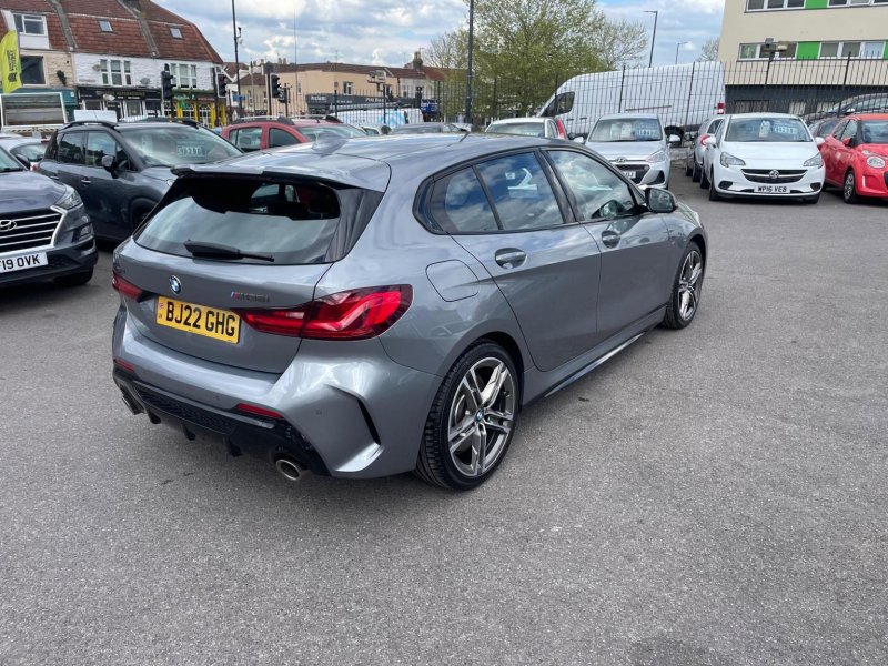 BMW 1 SERIES