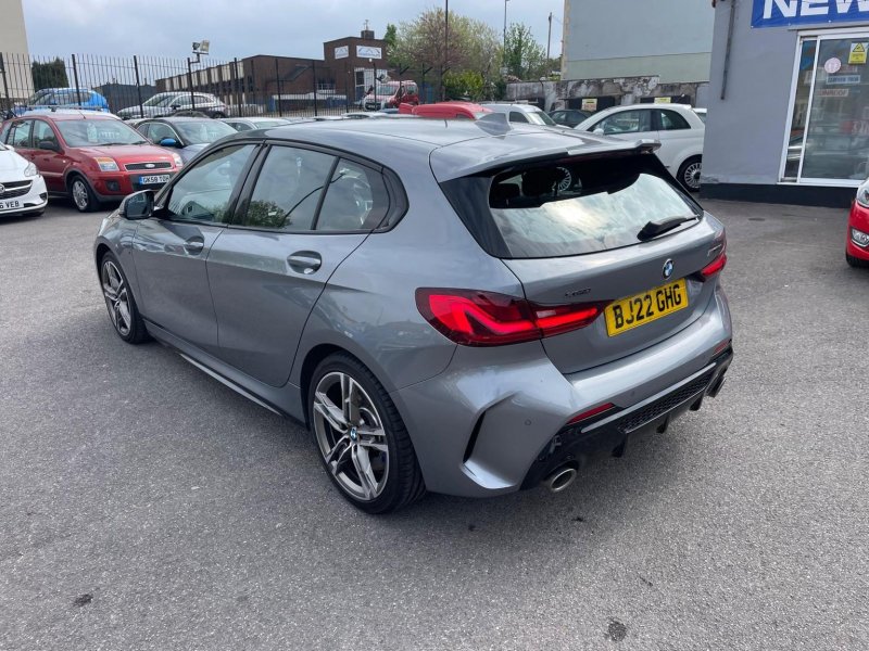 BMW 1 SERIES