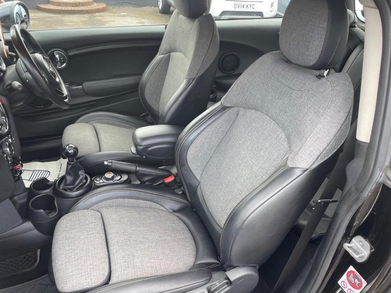 MINI HATCH