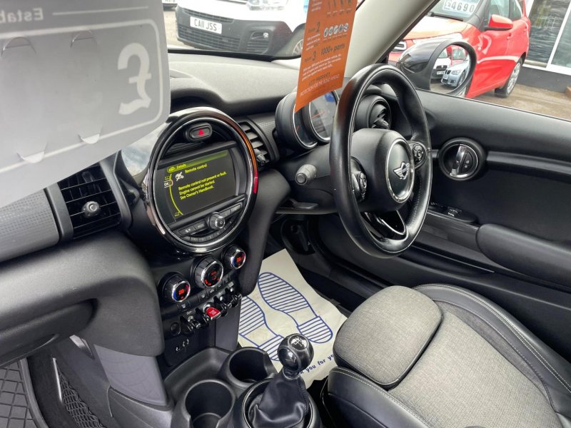 MINI HATCH
