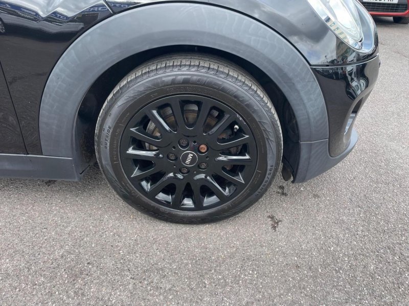 MINI HATCH