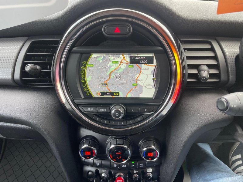 MINI HATCH