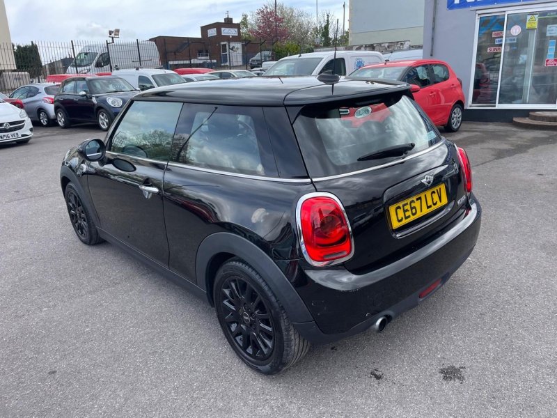 MINI HATCH