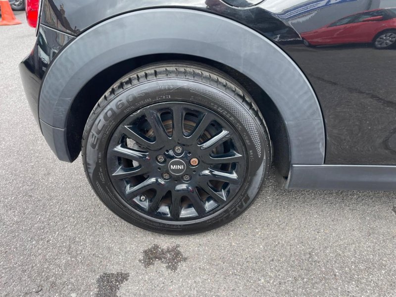 MINI HATCH