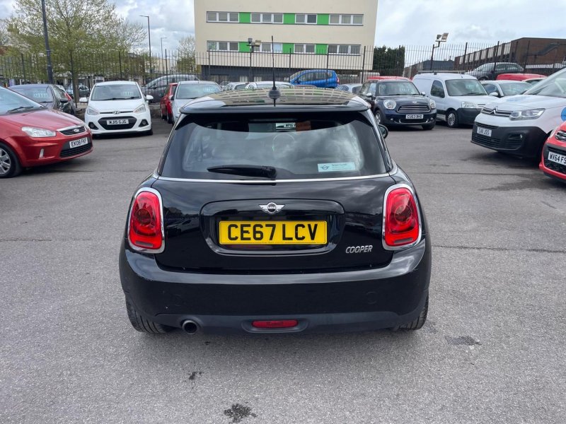 MINI HATCH