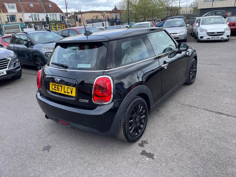 MINI HATCH