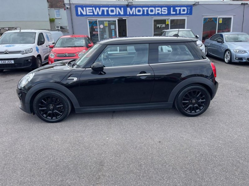 MINI HATCH