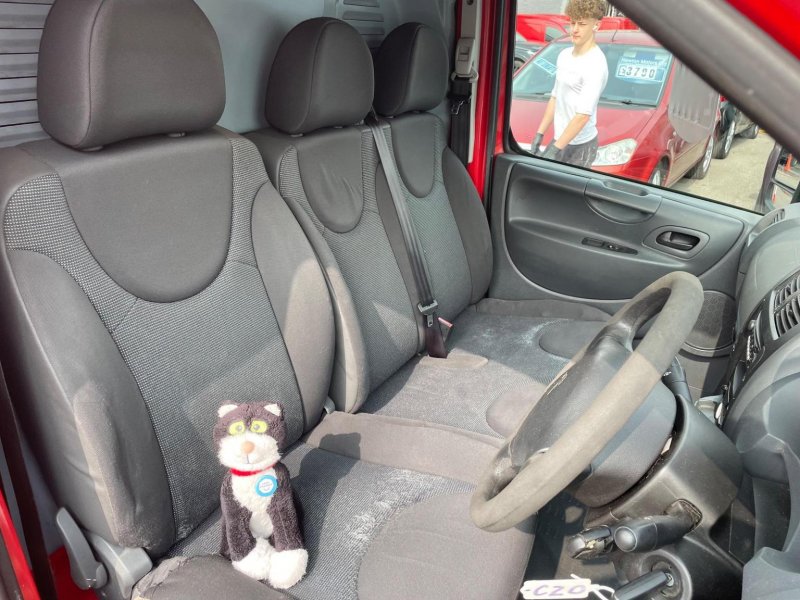 PEUGEOT EXPERT