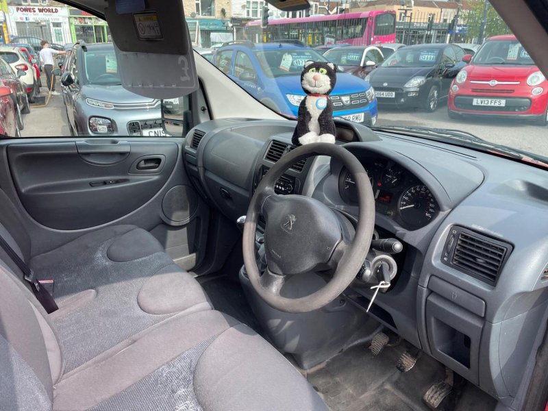 PEUGEOT EXPERT