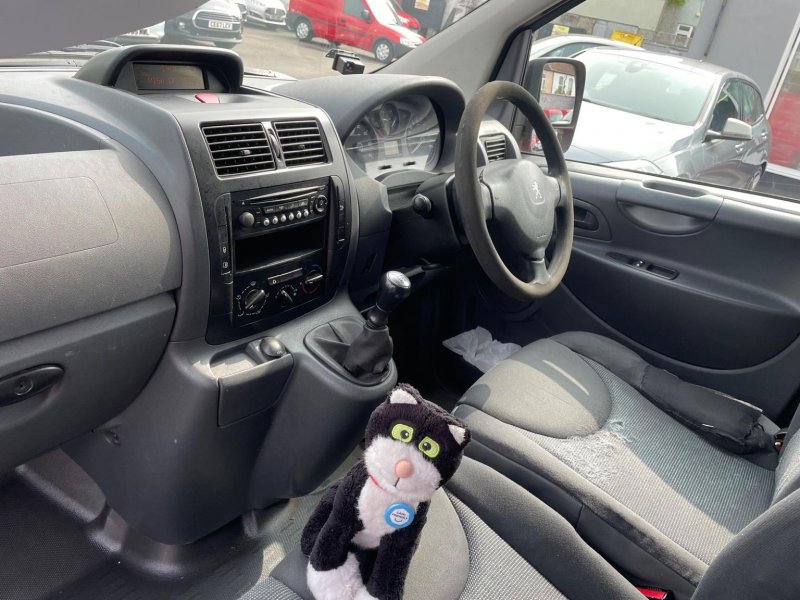 PEUGEOT EXPERT