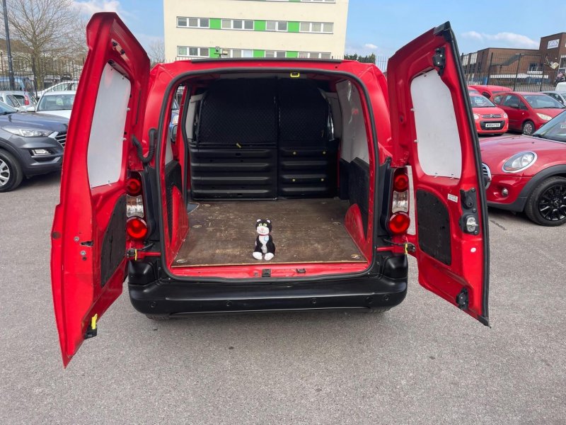 PEUGEOT PARTNER