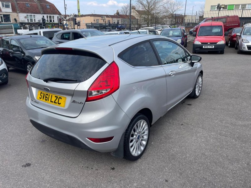 FORD FIESTA