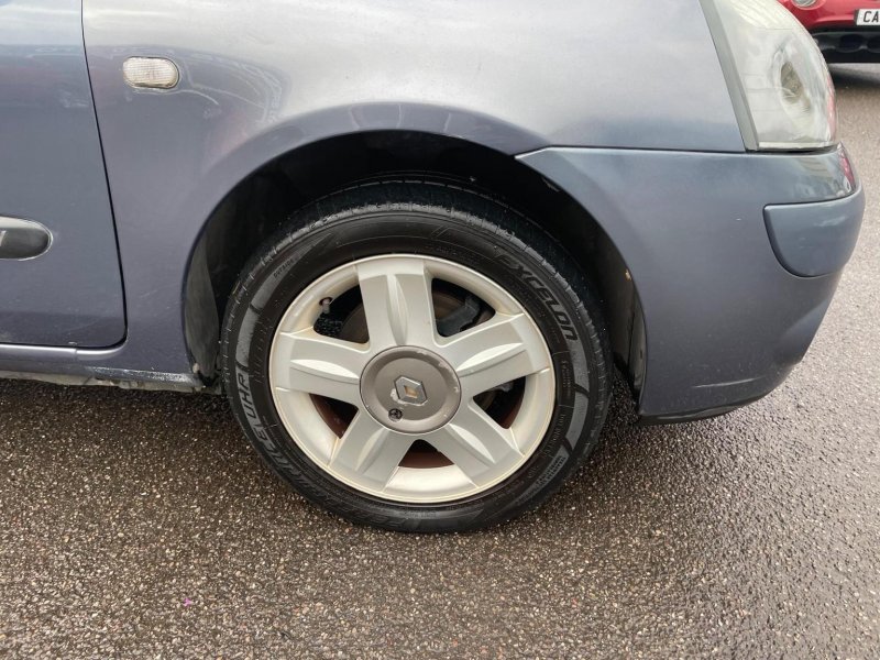 RENAULT CLIO