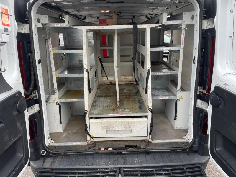 VAUXHALL VIVARO