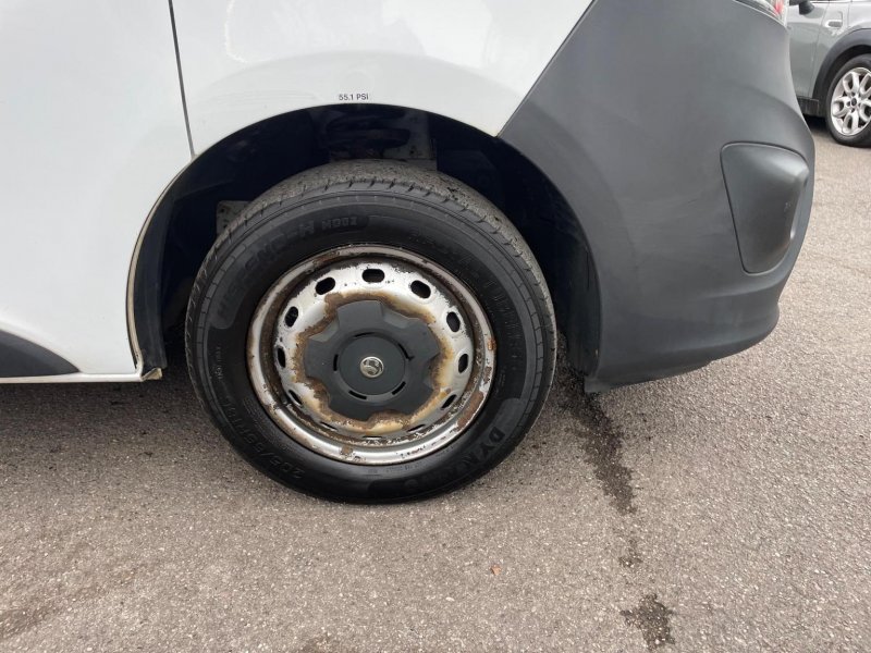VAUXHALL VIVARO
