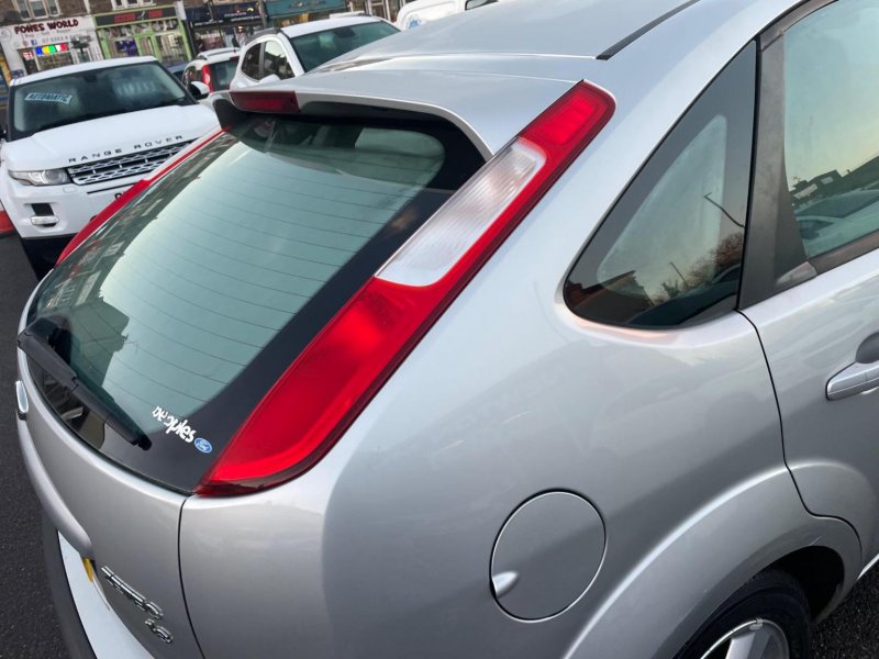 FORD FOCUS