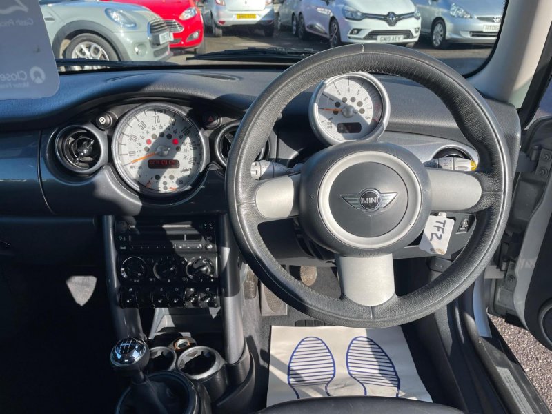 MINI HATCH