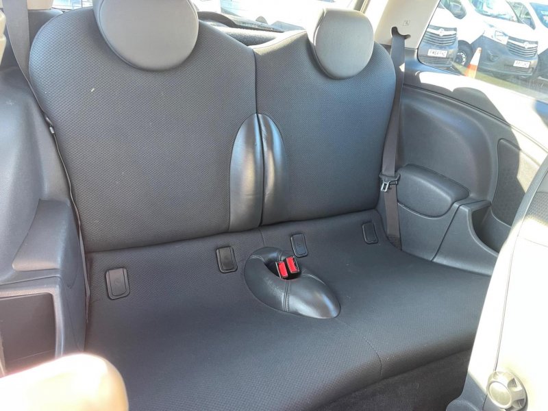 MINI HATCH