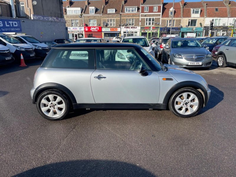 MINI HATCH