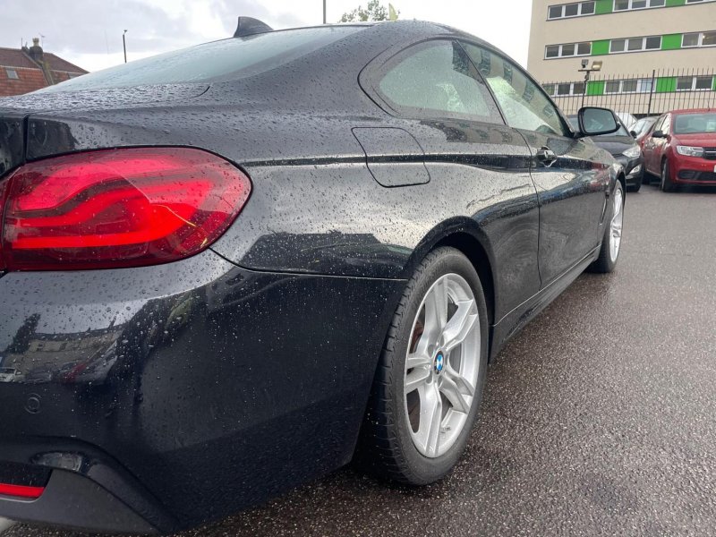 BMW 4 SERIES