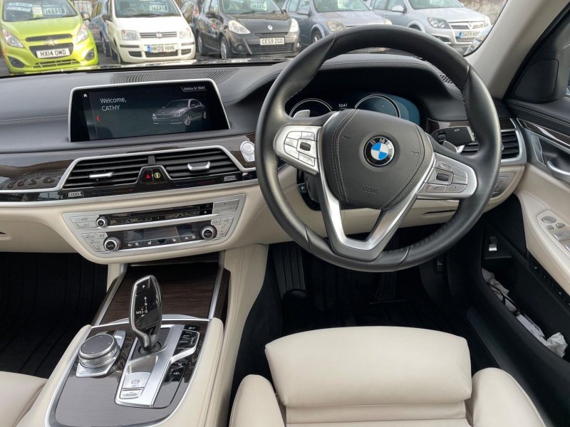 BMW 7 SERIES