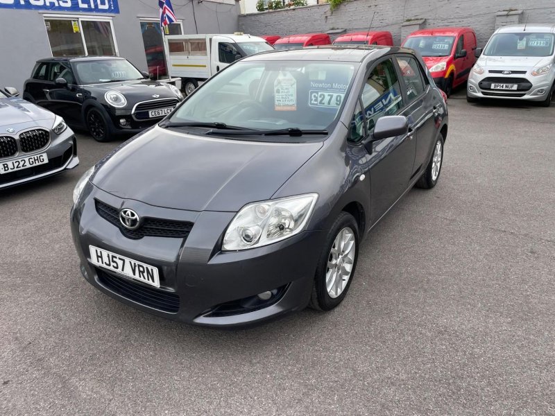 TOYOTA AURIS