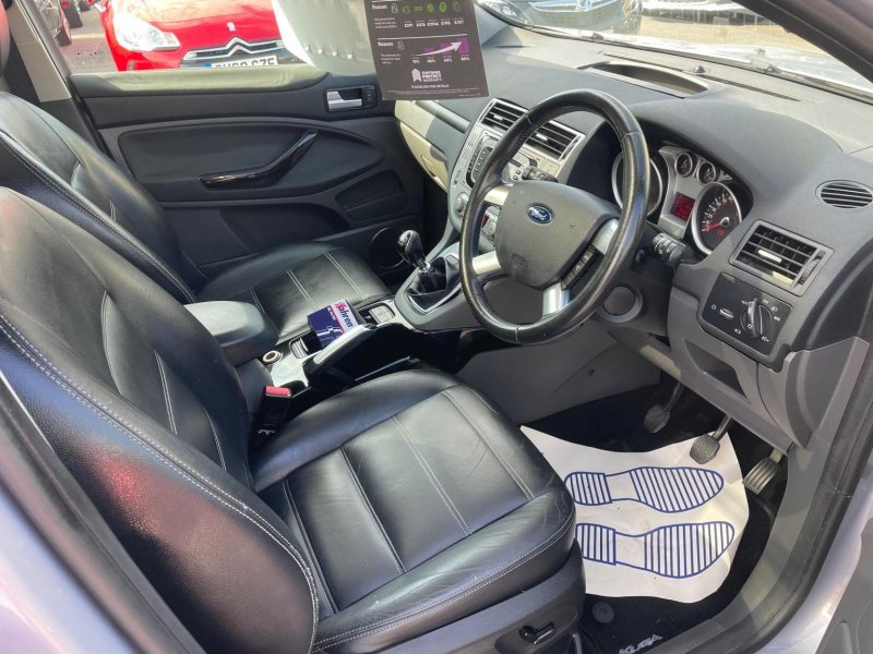 FORD KUGA