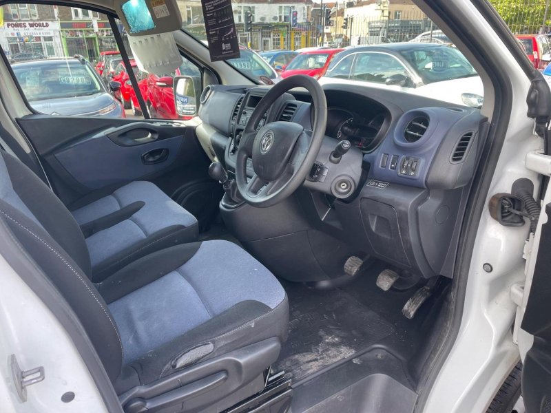 VAUXHALL VIVARO