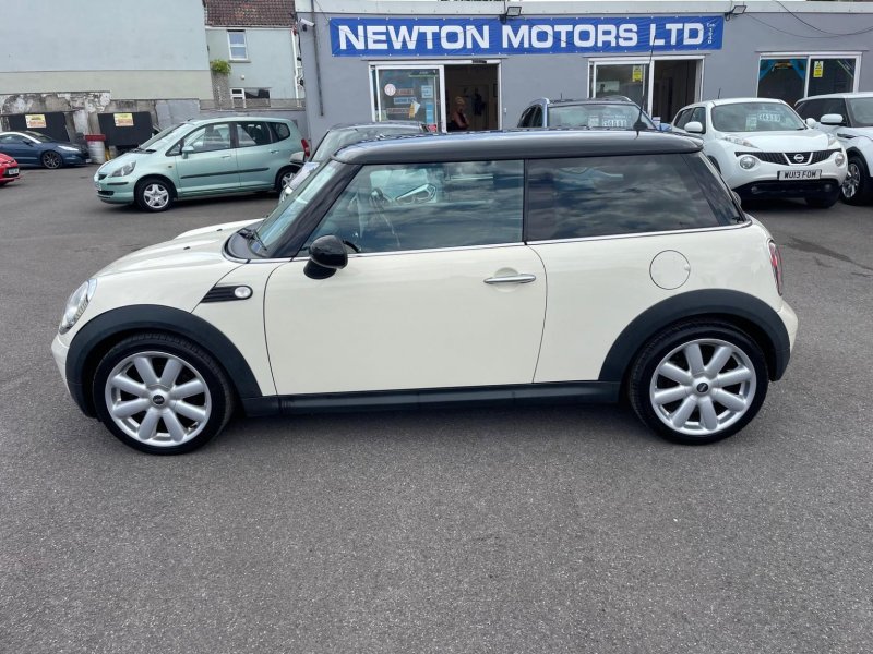 MINI HATCH