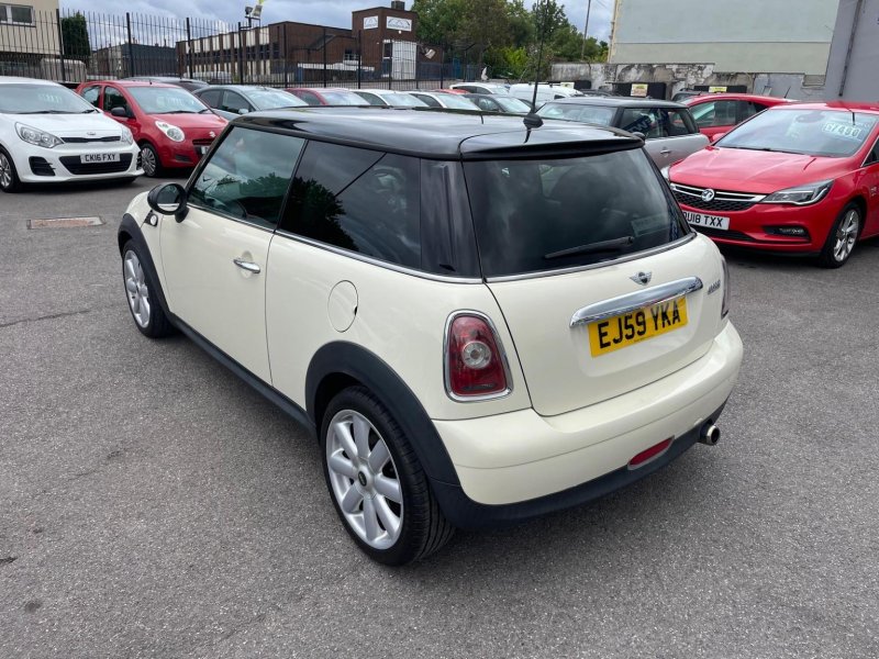 MINI HATCH