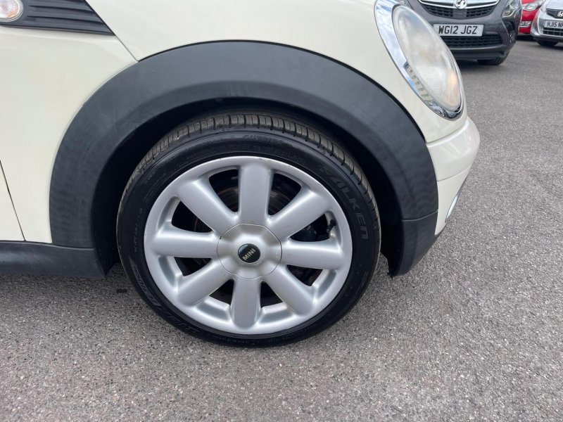 MINI HATCH