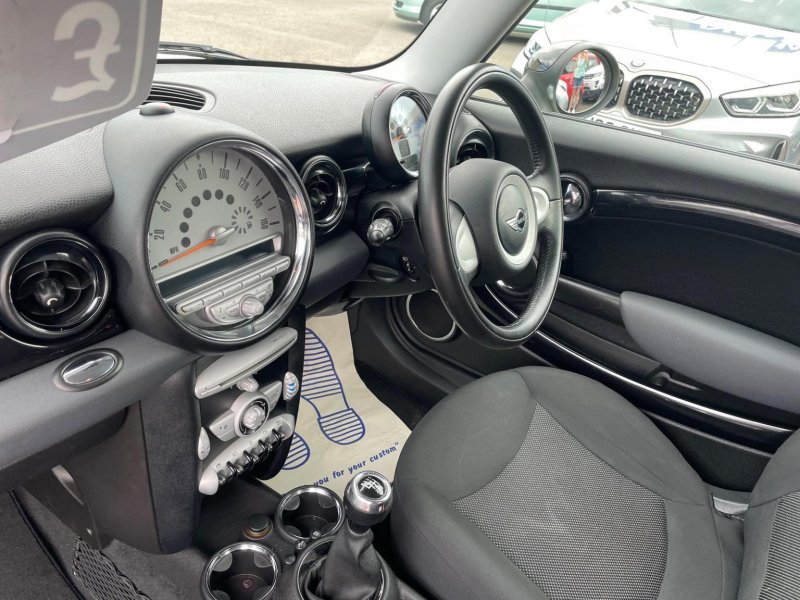 MINI HATCH