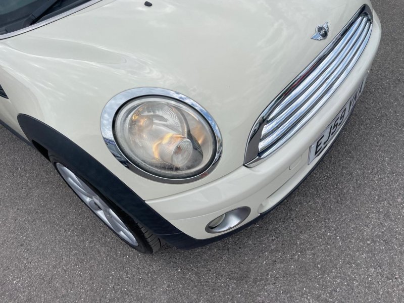 MINI HATCH