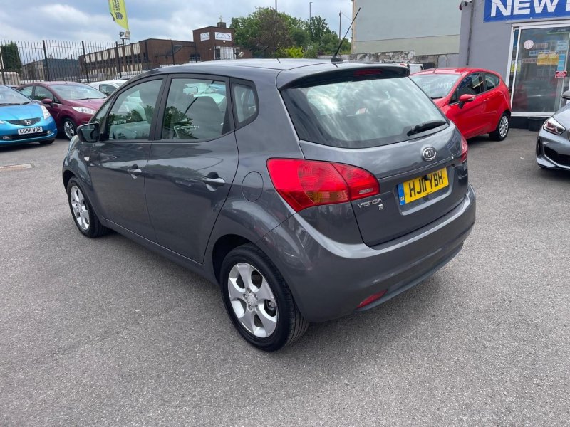 KIA VENGA