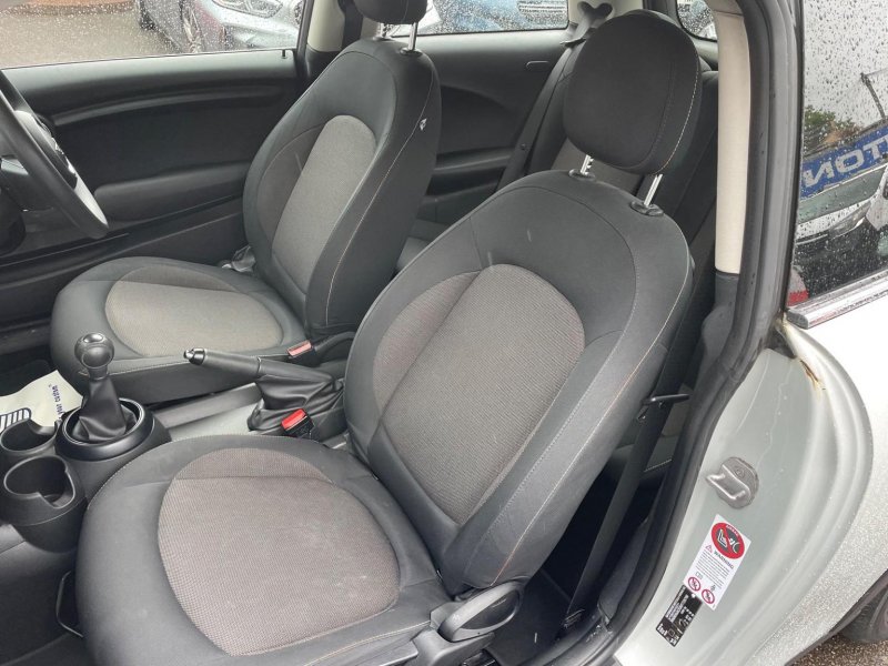 MINI HATCH