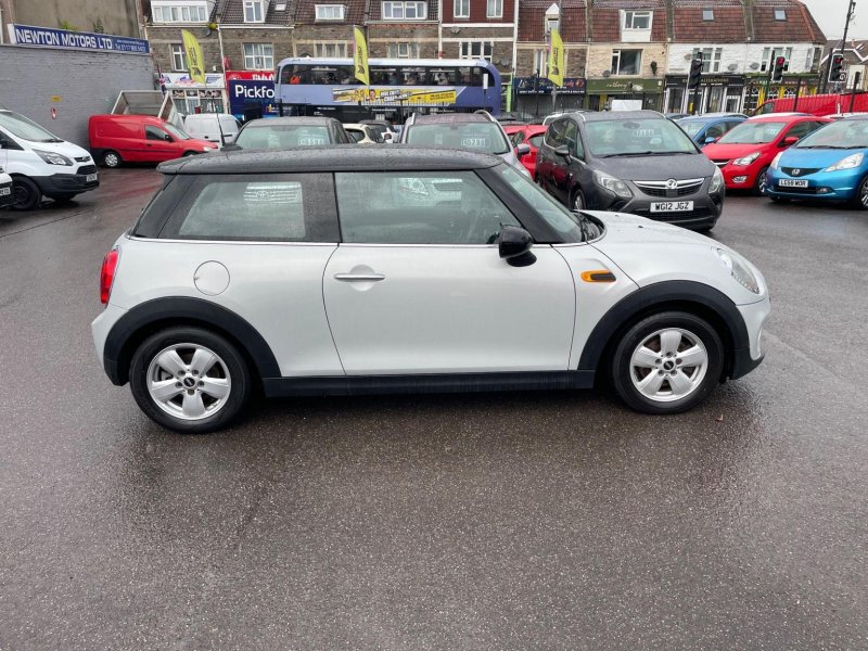 MINI HATCH