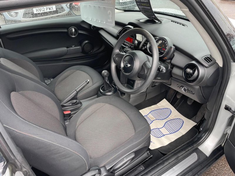 MINI HATCH