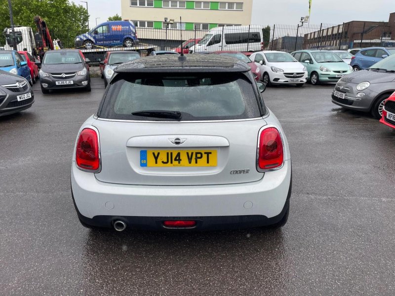 MINI HATCH