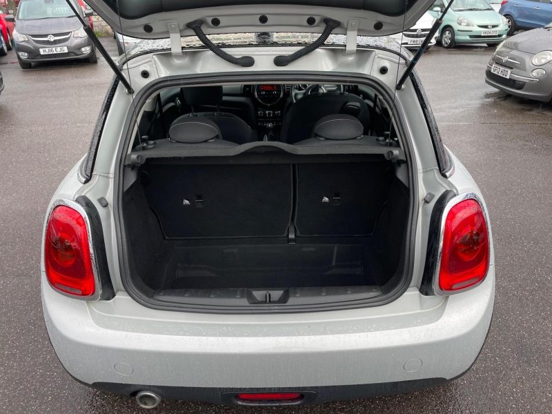 MINI HATCH