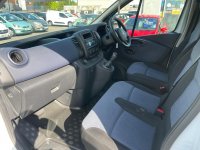 VAUXHALL VIVARO
