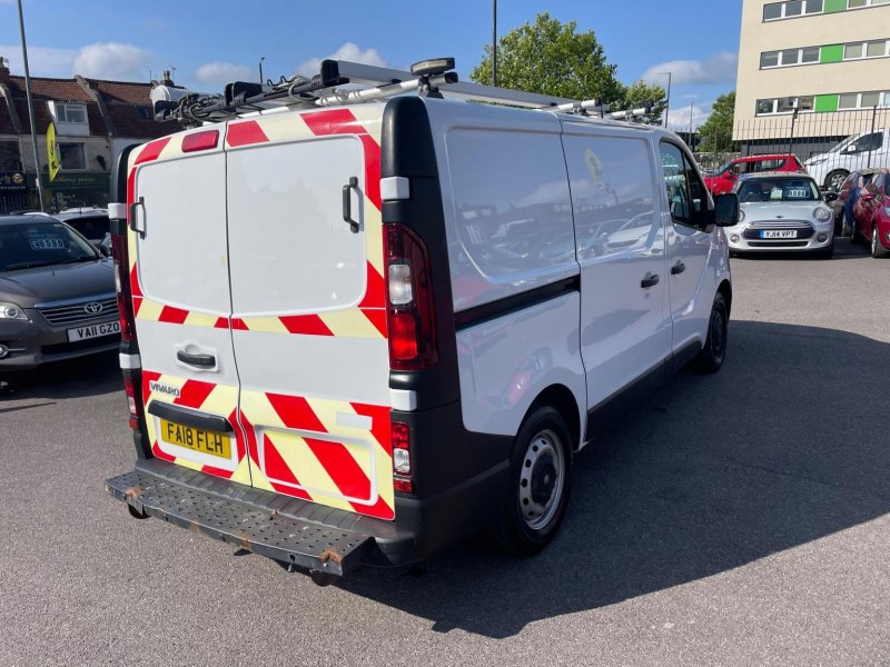 VAUXHALL VIVARO