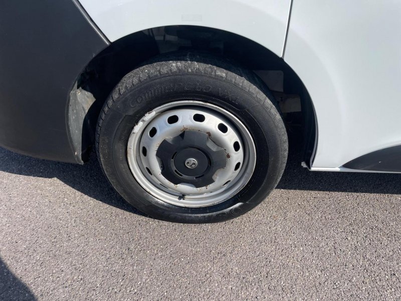 VAUXHALL VIVARO