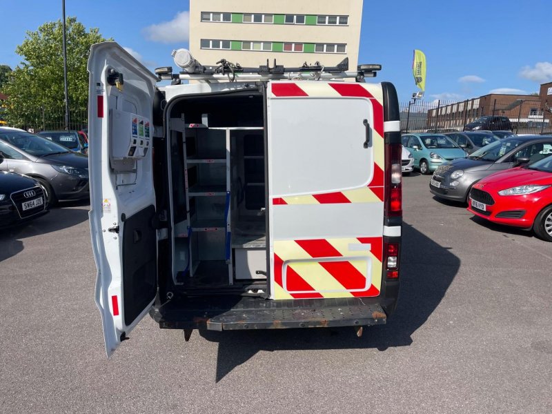 VAUXHALL VIVARO