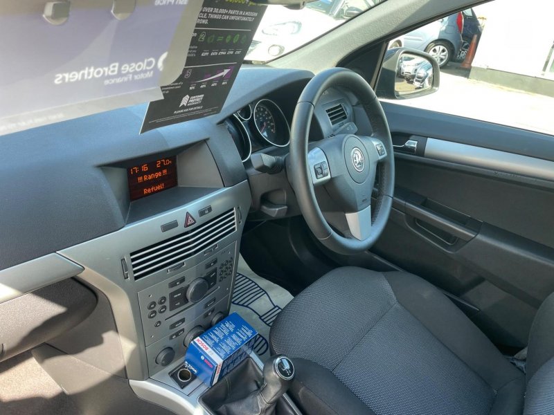 VAUXHALL ASTRA