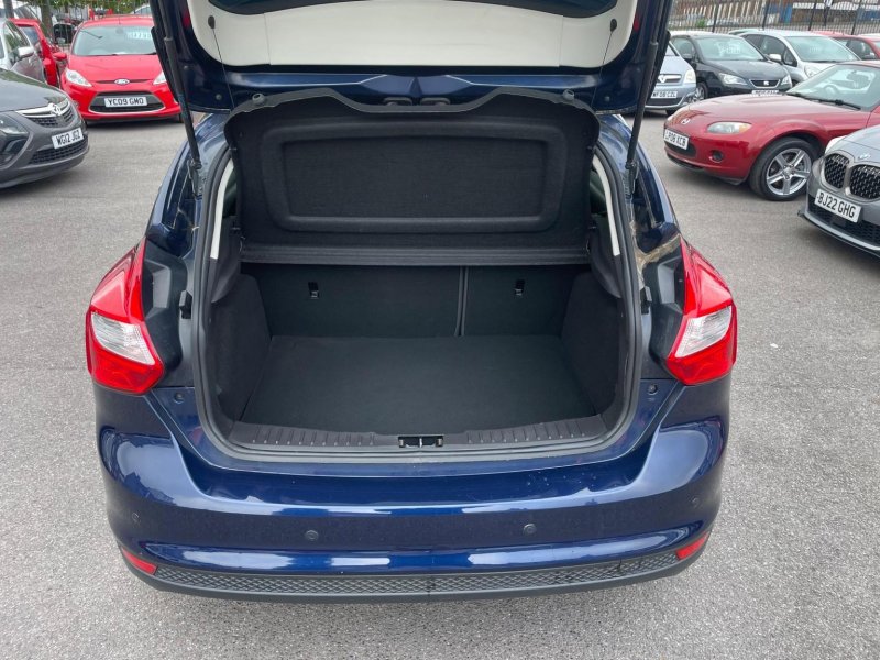 FORD FOCUS