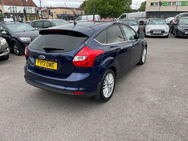 FORD FOCUS